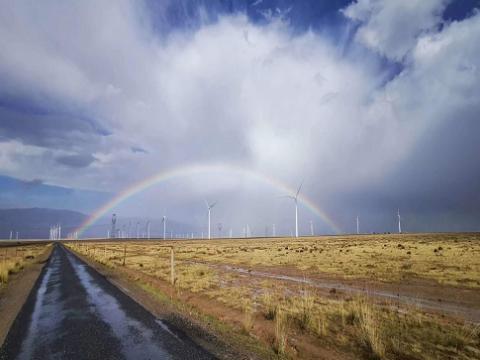 emc易倍助力全球首条±800kV清洁能源外送建设项目在青海顺遂投运
