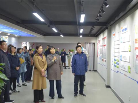 市人大向导来emc易倍集团视察“职工之家”建设情形